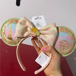 Disney Epcot France Minnie ears Pink & Cream Paris Macaron Minnie Ears Headband